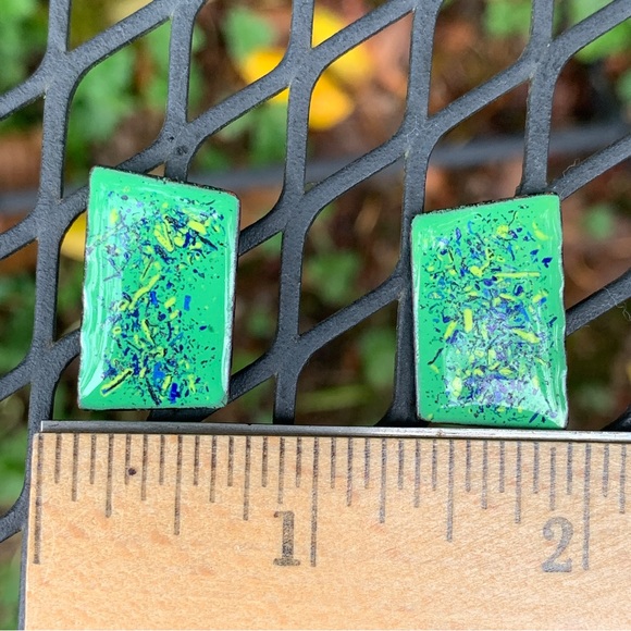 🤩3/$20 Vintage Green Abstract Enamel Earrings Screw Back Modernist Splatter VTG - Picture 7 of 9
